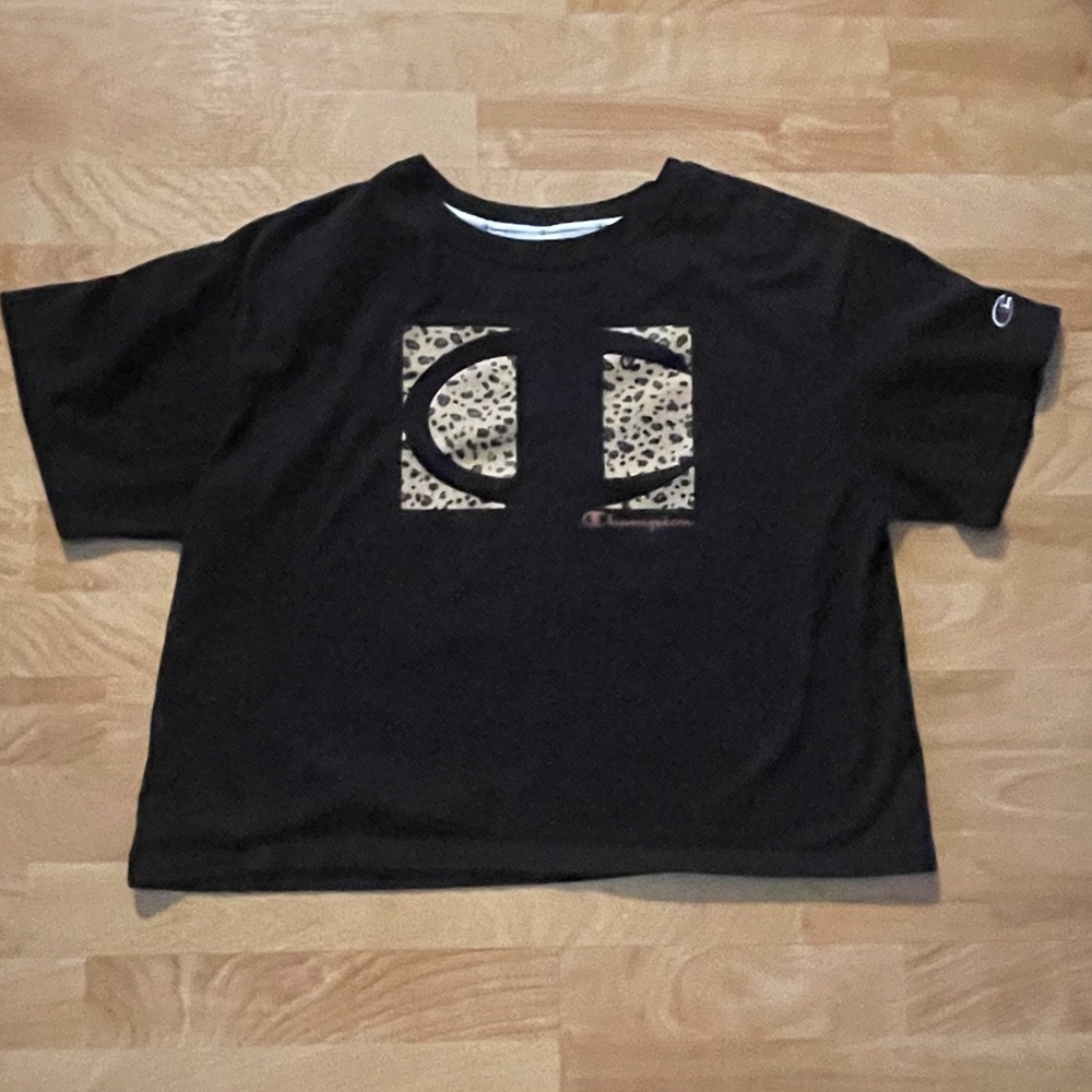 Adidas Woman’s cheetah graphic cropped T-shirt size 1X